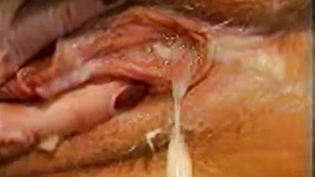 انگشتان نوجوان عکس های سکسی روغنی Creampied گربه او