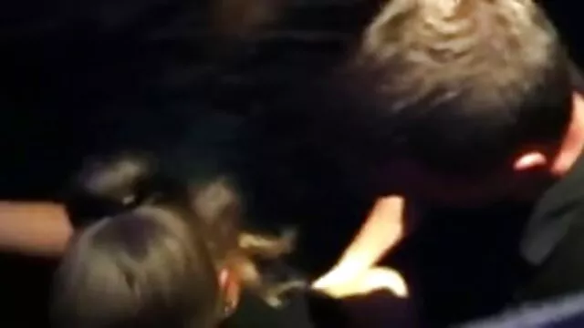 دانش‌آموزان جوان شگفت‌انگیز دانلود سکس روغنی در طول مهمانی در اتاق خواب، دیکس را می مکند و فاک می‌کنند