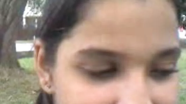 چاله‌ی شگفت‌انگیز آسیایی سکسروغنی خم شده به سوی تجربه‌ای سخت دیک