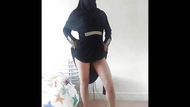 سفید سکس کون بزرگ روغنی جوجه Gangbanged سخت توسط بلک دیکس